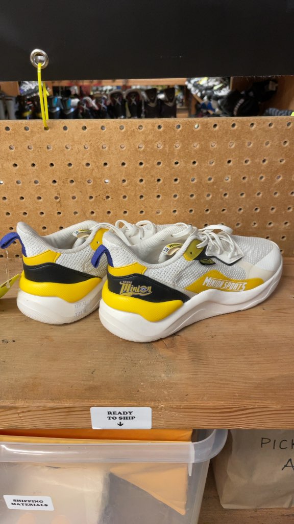 361 Degrees x Minions Sport Running Shoes - Size 8