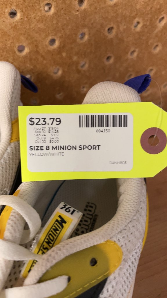 361 Degrees x Minions Sport Running Shoes - Size 8