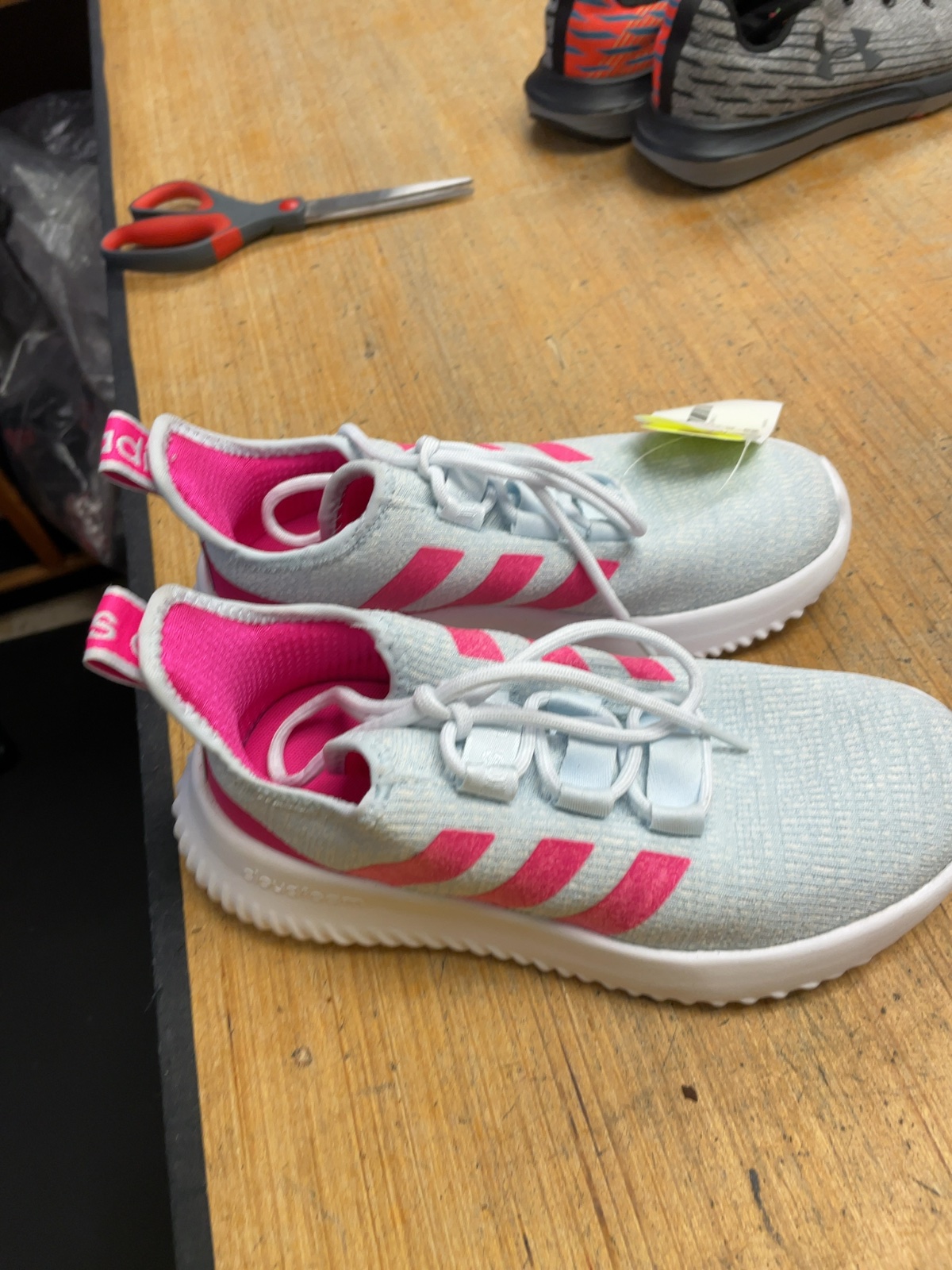 Adidas Cloudfoam Size 3 Blue/Pink Runners