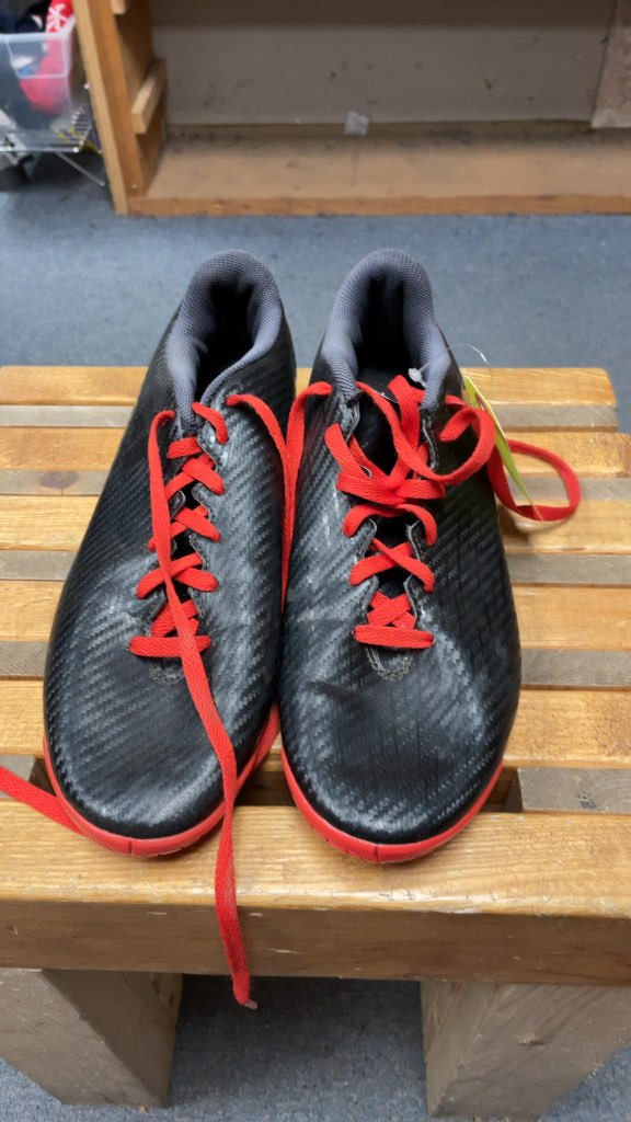 Adidas Indoor Soccer Shoes Size 11 Black/Red