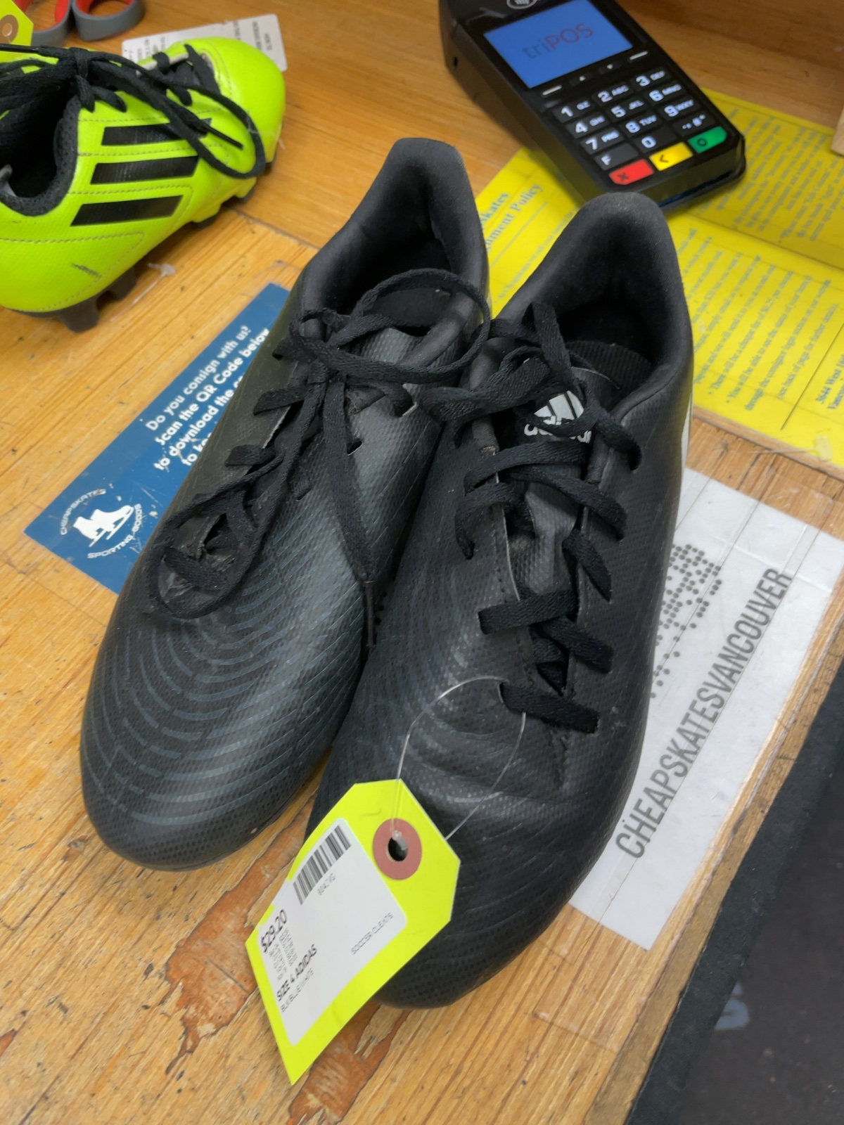 Adidas Predator Size 4 Soccer Cleats