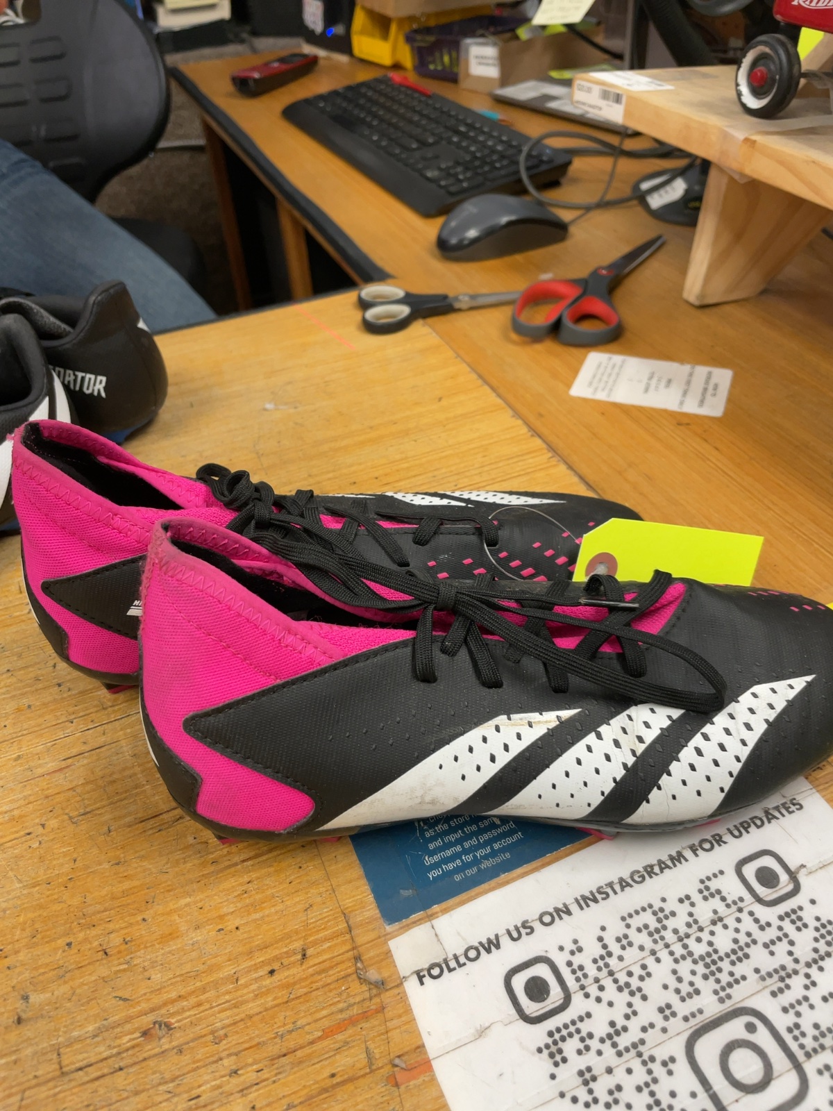 Adidas Predator Size 5.5 Soccer Cleats