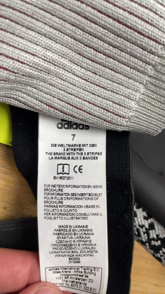 Adidas Predator URG 2.0 Goalie Gloves - Size 7