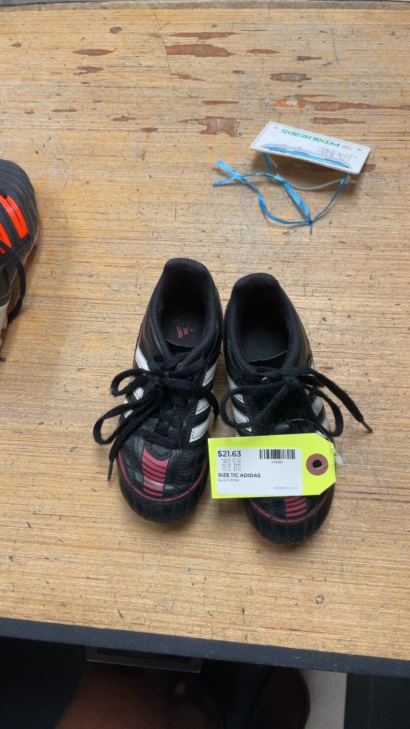 Adidas Puntero Youth Soccer Cleats Size 11C Black/Pink