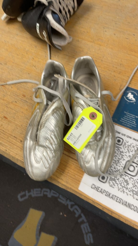 Adidas Silver/Gold Soccer Cleats Size 4