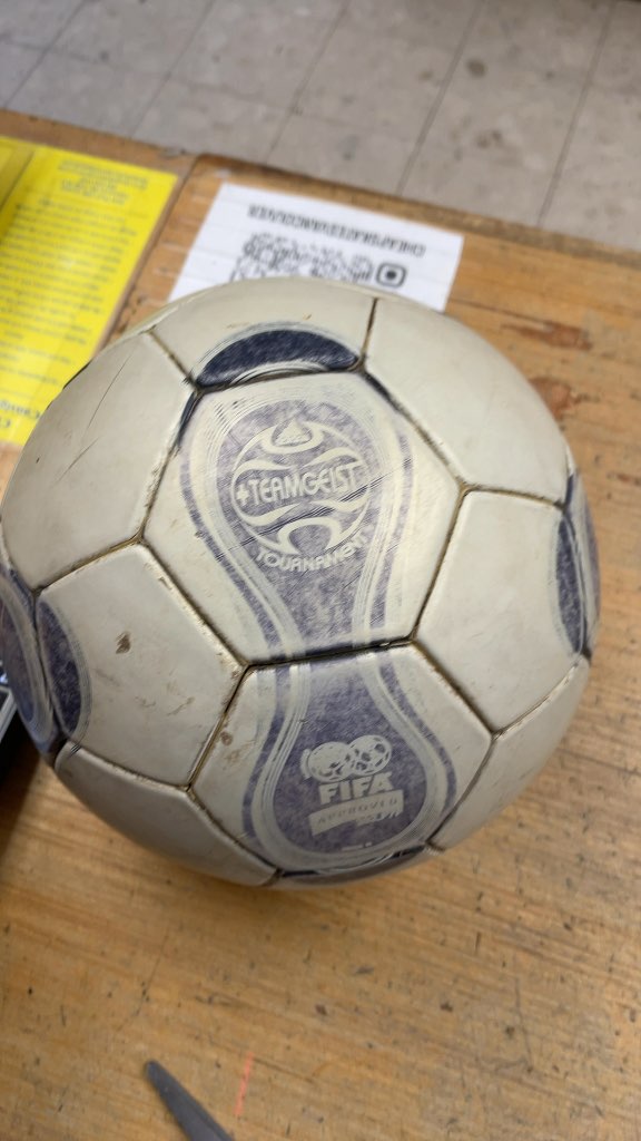 Adidas Teamgeist Tournament Soccer Ball