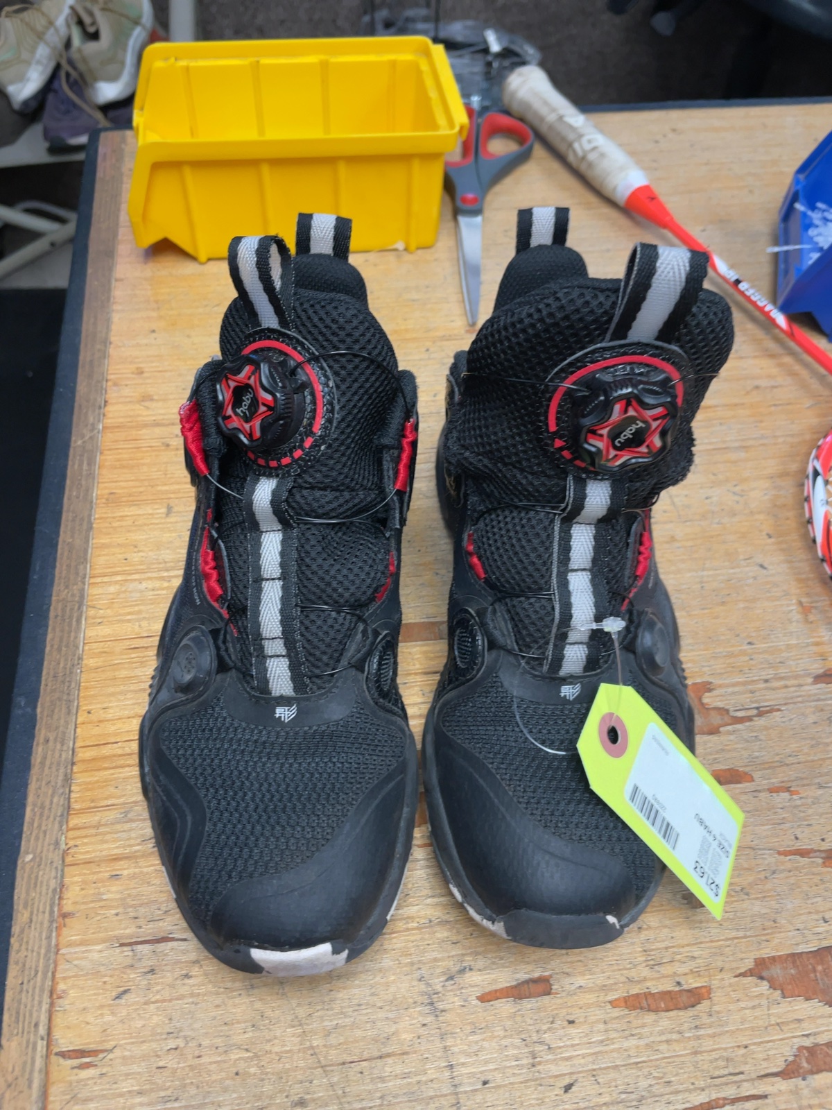 Anta Habu Kids Running Shoes - Size 4
