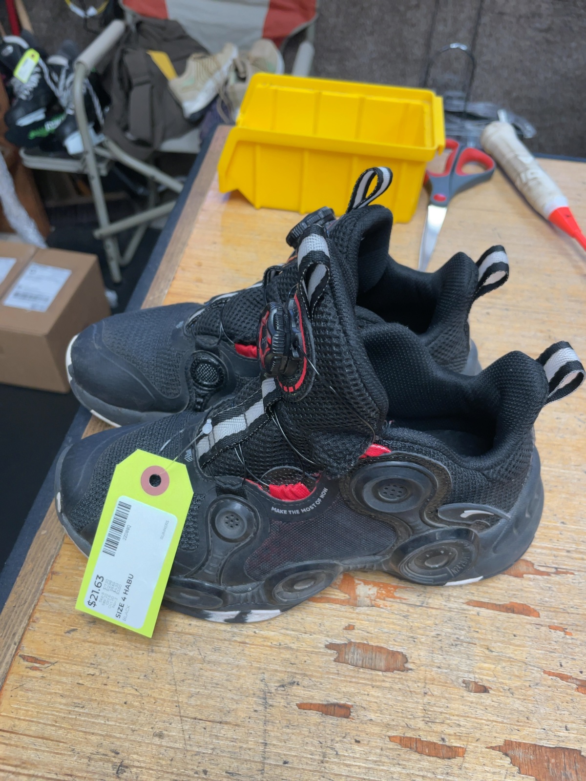 Anta Habu Kids Running Shoes - Size 4
