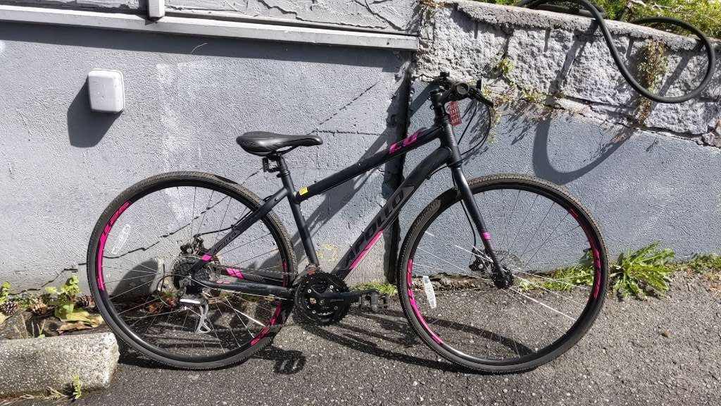 Apollo Excel Hybrid Bike Black/Pink Good Condition