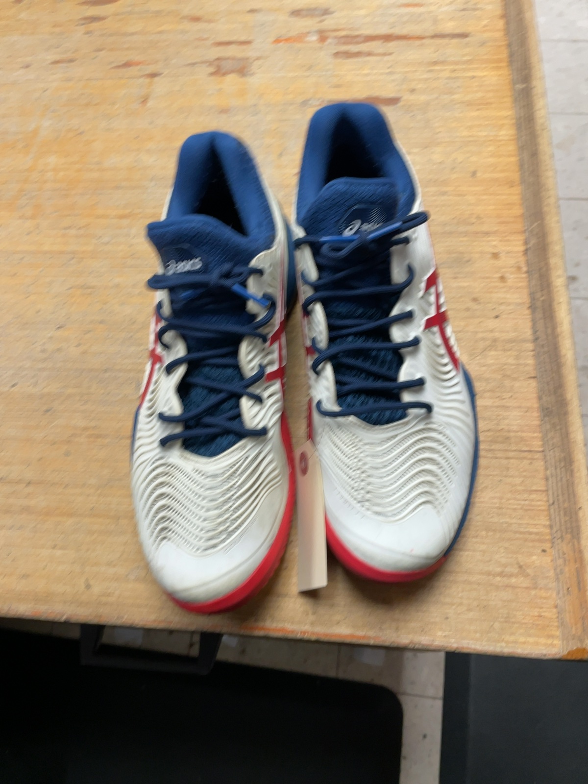 Asics Court FF Size 8 Tennis Shoes