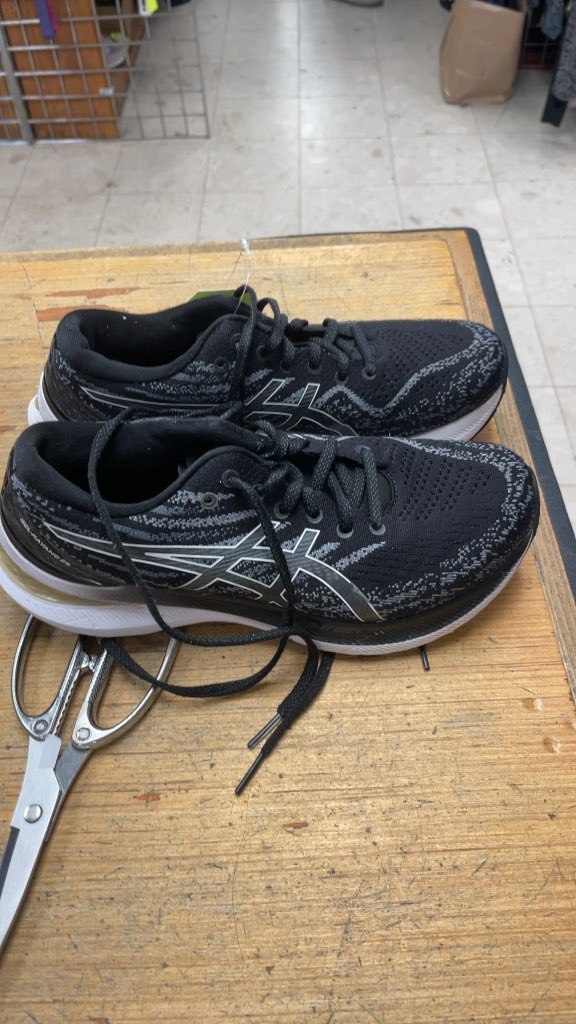 ASICS Gel-Kayano 29 Running Shoes - Size 7.5