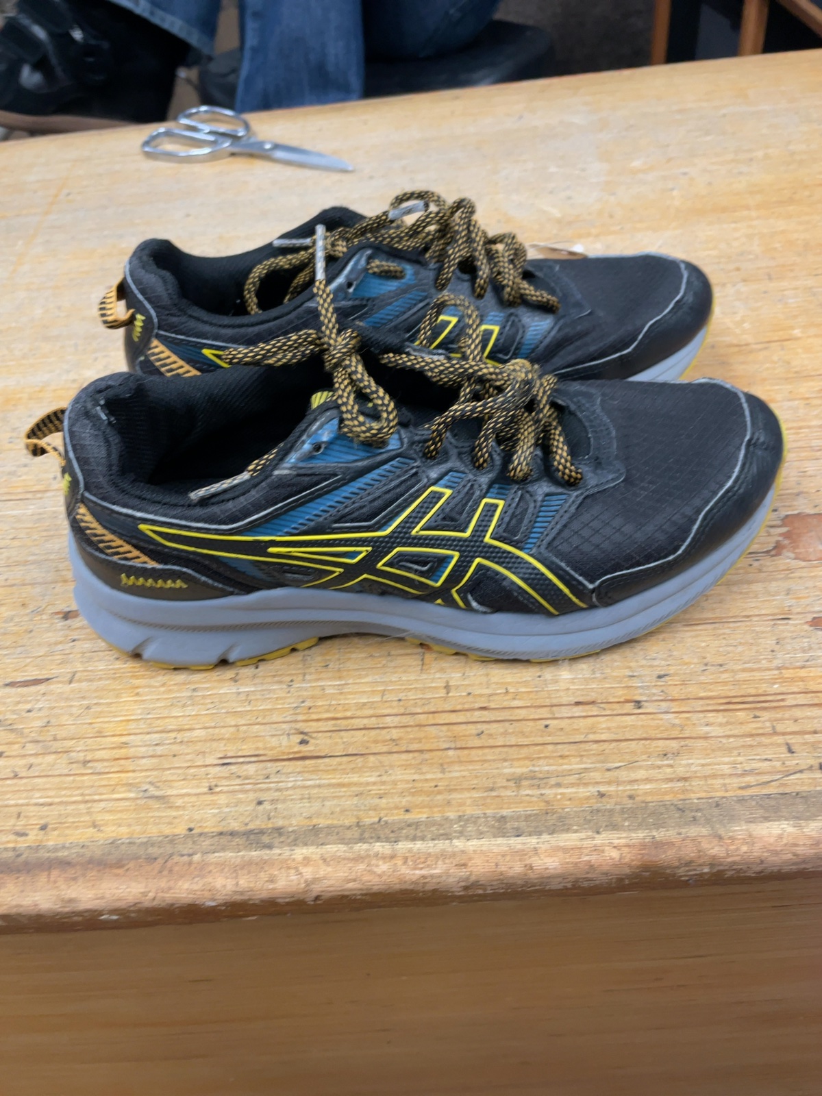 ASICS Gel-Venture 8 Size 6 Running Shoes