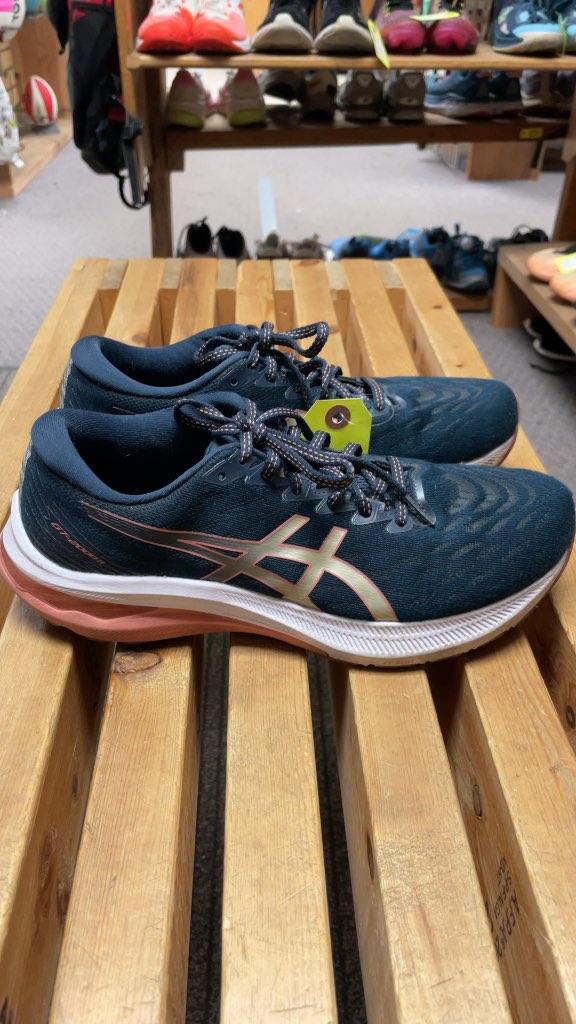 ASICS GT-2000 11 Ladies Running Shoes - Size 9