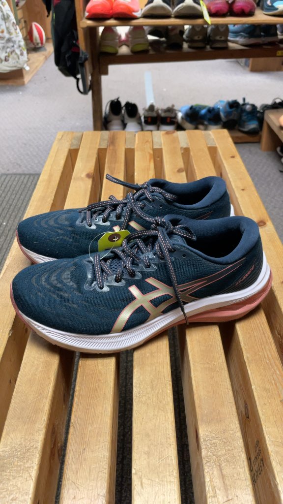 ASICS GT-2000 11 Ladies Running Shoes - Size 9
