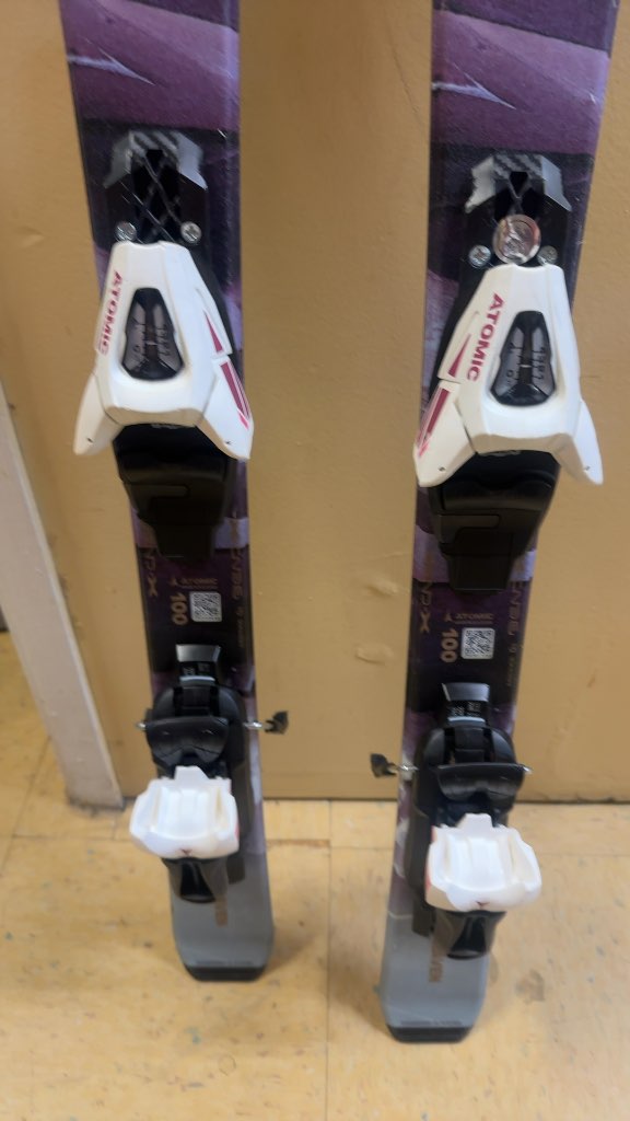 Atomic Vantage Girl Skis with Bindings Purple Used 100cm
