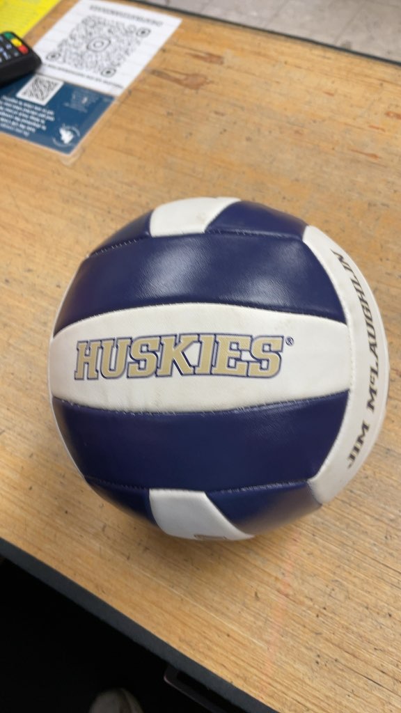 Baden UW Huskies Volleyball