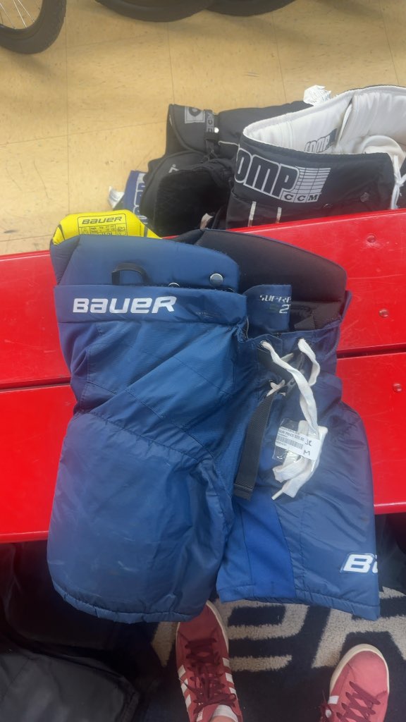 Bauer Hockey Pants Supreme S27 Junior Used Medium