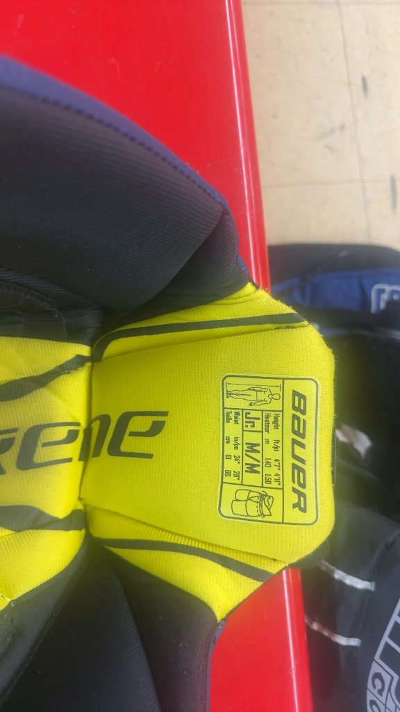 Bauer Hockey Pants Supreme S27 Junior Used Medium