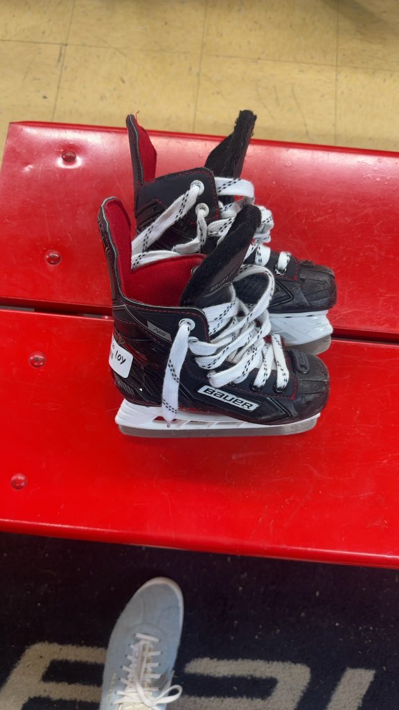 Bauer Hockey Skates NS Youth Used Size Y10