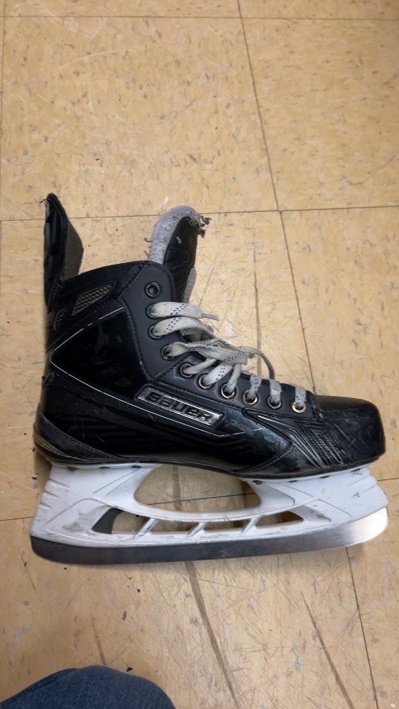 Bauer Hockey Skates Size 8.5 Black