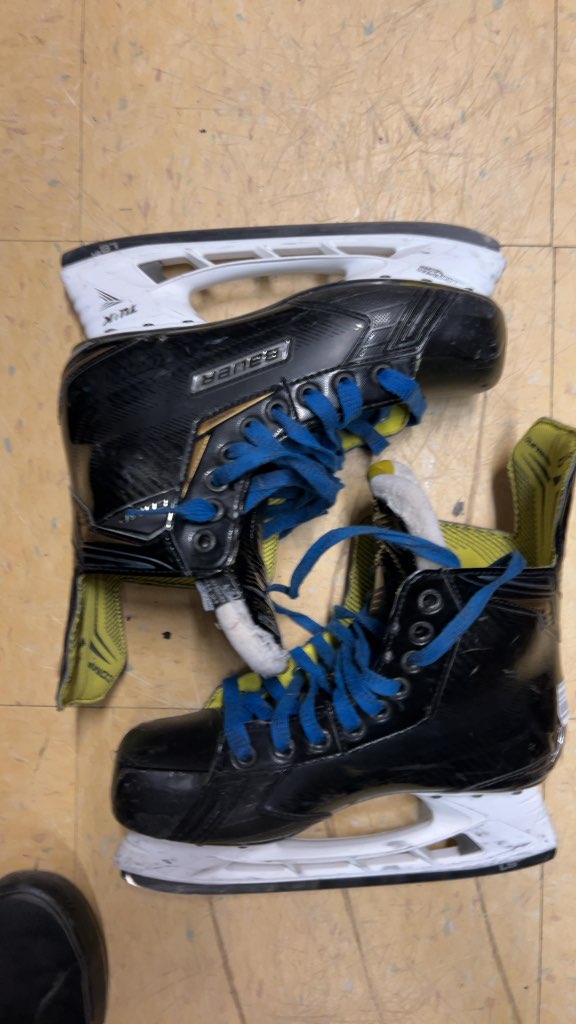 Bauer Hockey Skates Supreme Comp Size 6.5