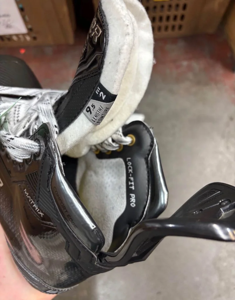 Bauer Hockey Skates Supreme Matrix Fit 2 Used Size 9.5 - image 3