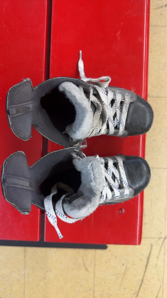 Bauer Hockey Skates Vapor X3.0 Used Youth Size 12.5Y