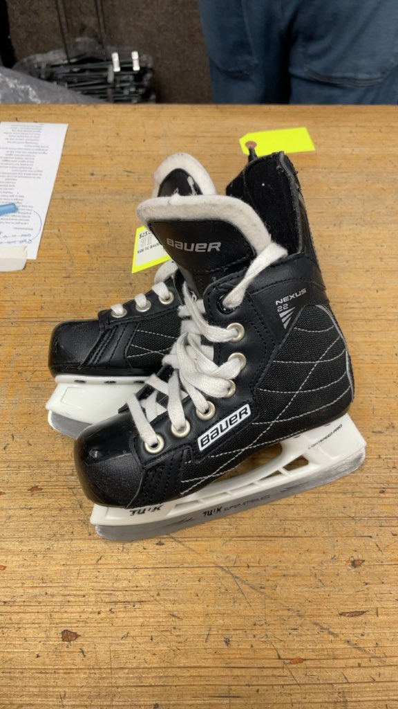 Bauer Nexus 22 Hockey Skates - Size 11C