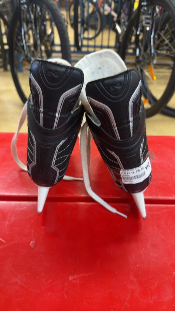 Bauer Nexus 22 Youth Hockey Skates - Used - Size Y12