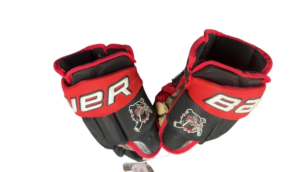Bauer Pro Hockey Gloves Port Alberni Bulldogs Black/Red Used 14" pro return gloves - image 1