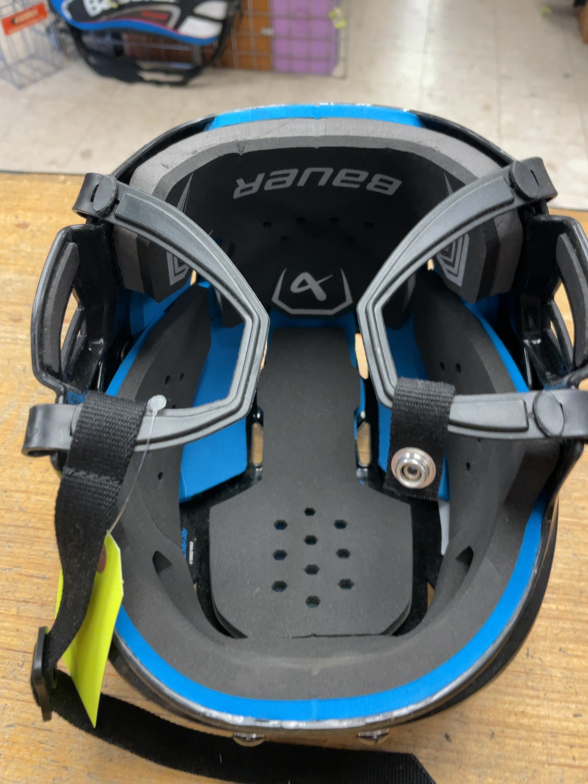 Bauer RE-AKT 55 Size M Hockey Helmet