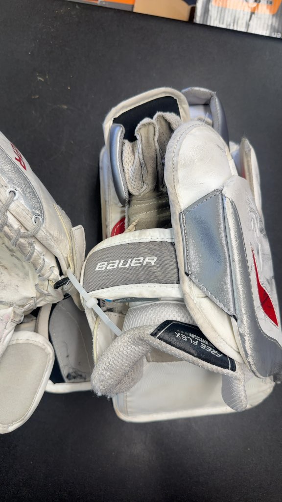 Bauer R2000 Goalie Blocker and Catcher Set White/Red Used Junior