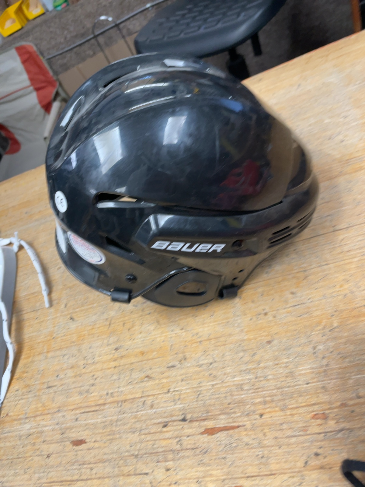 Bauer RNN2100L 56-61cm Skating Helmet Black