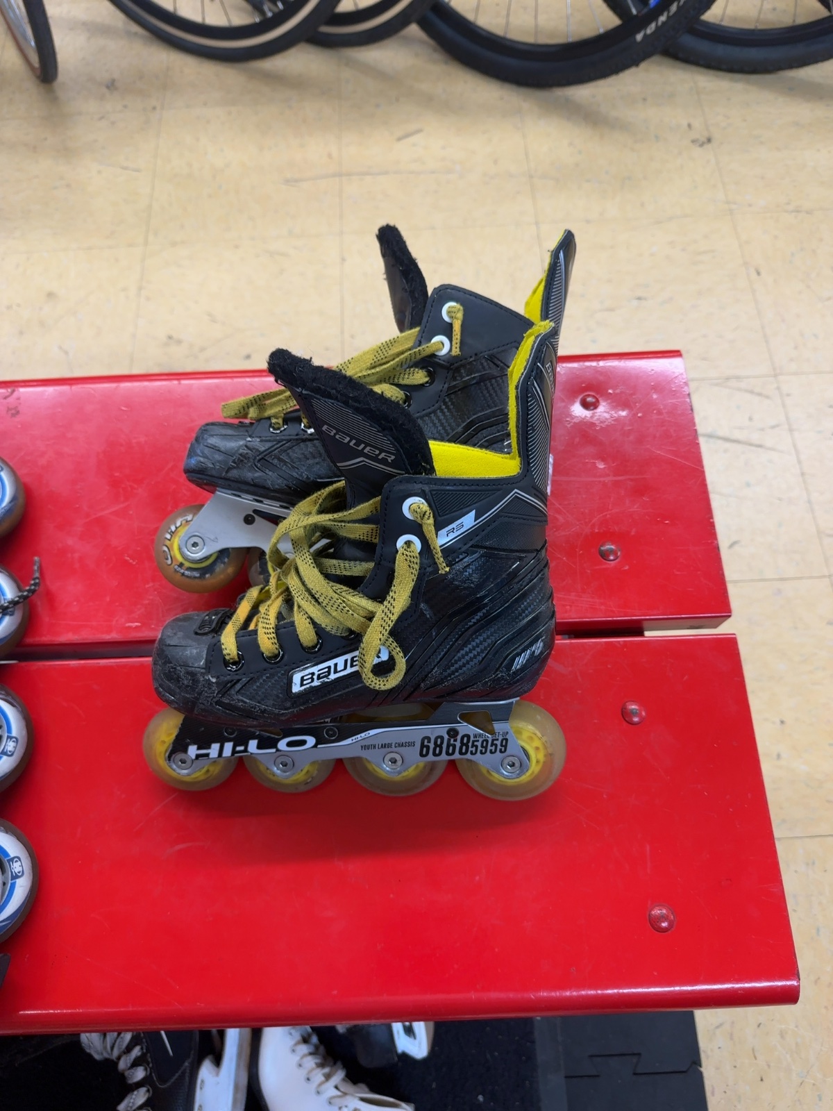 Bauer RS Youth Inline Hockey Skates - Size 2