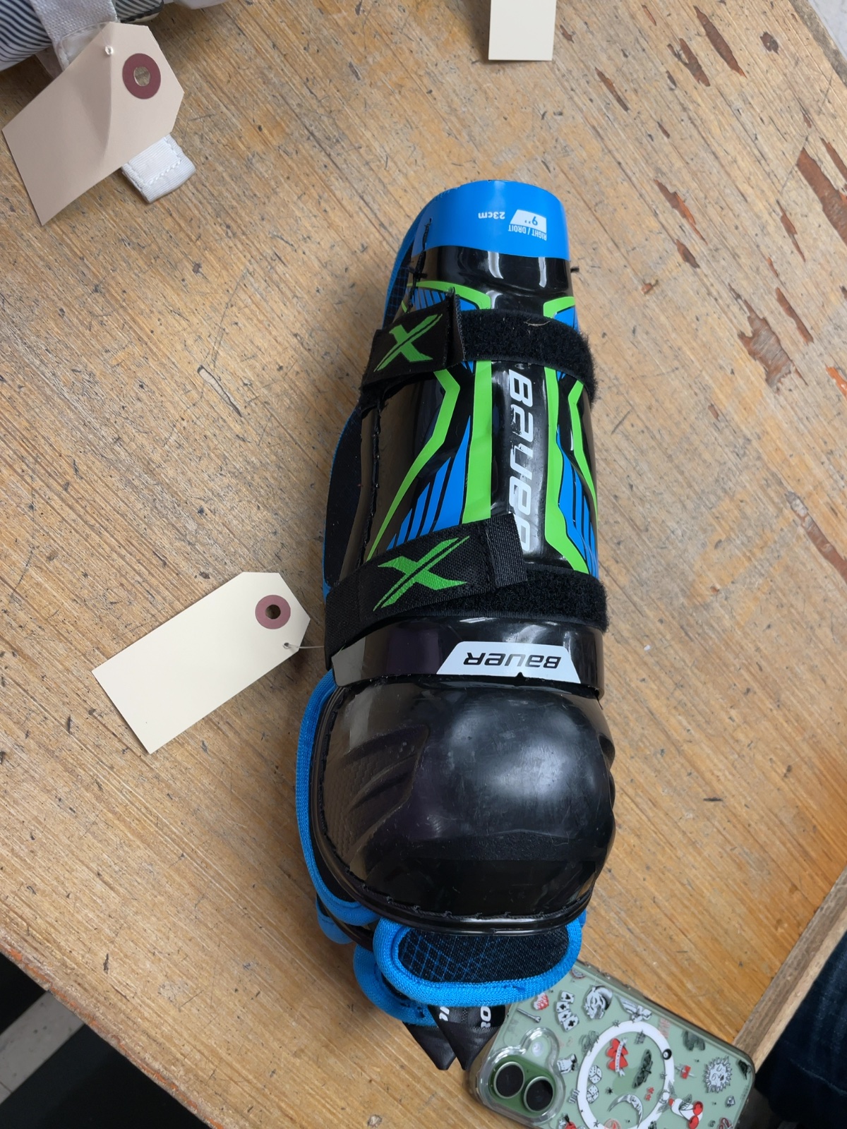 Bauer Shin Pads 9" Black/Blue/Green