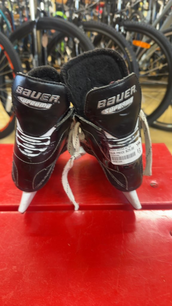 Bauer Supreme 100 Hockey Skates Youth Size 13Y Used