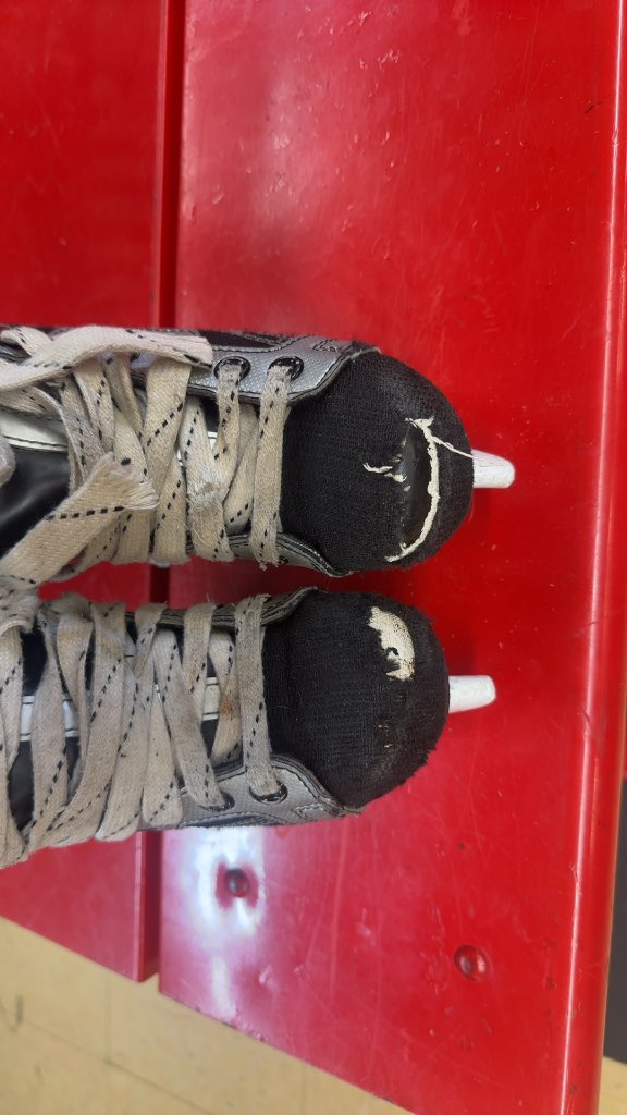 Bauer Supreme 100 Hockey Skates Youth Size 13Y Used