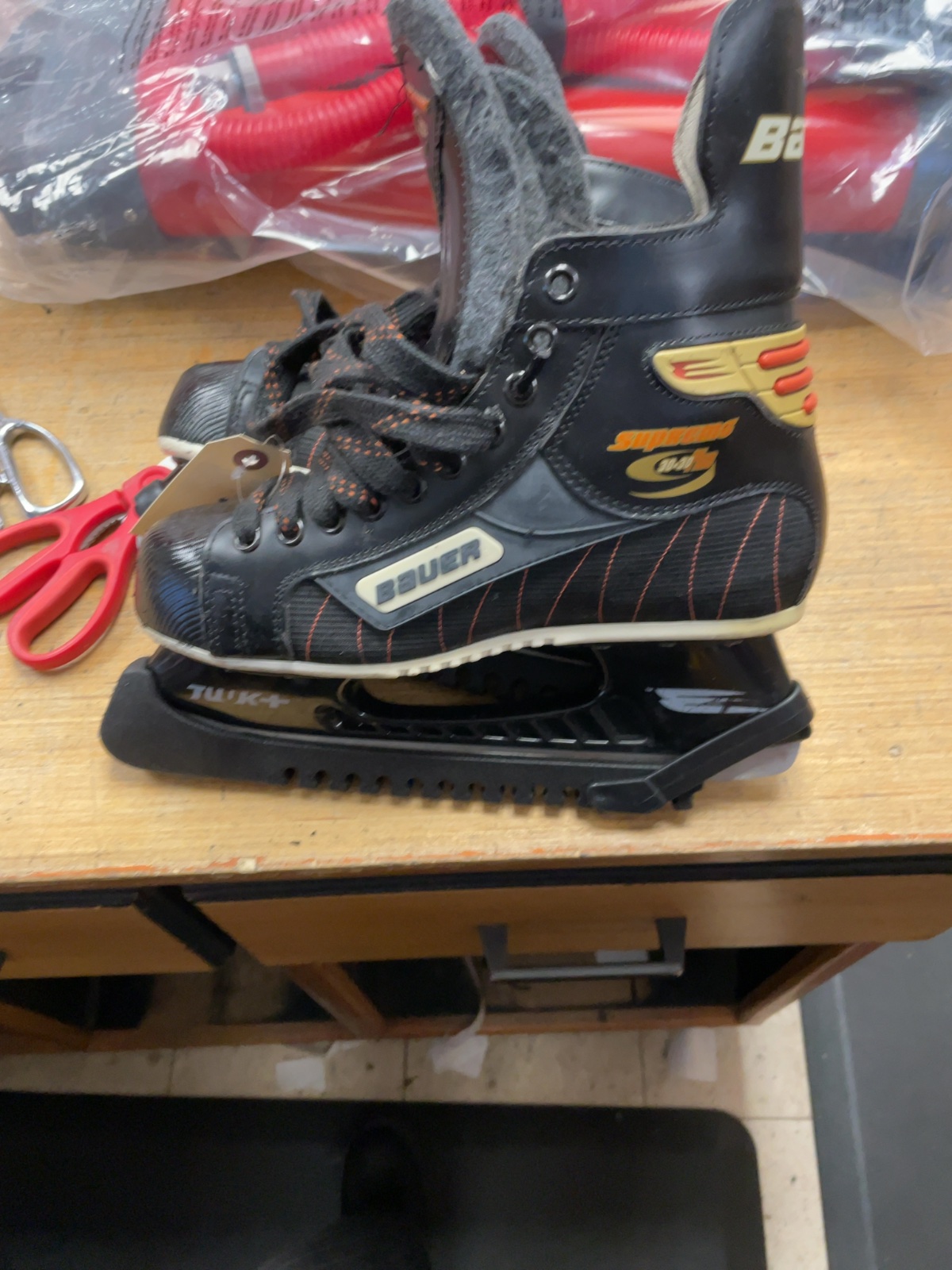 Bauer Supreme 30-30 Plus Size 7.5 Hockey Skates