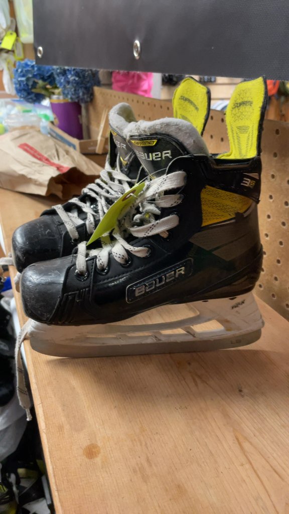 Bauer Supreme 3S Hockey Skates - Size 13.5C