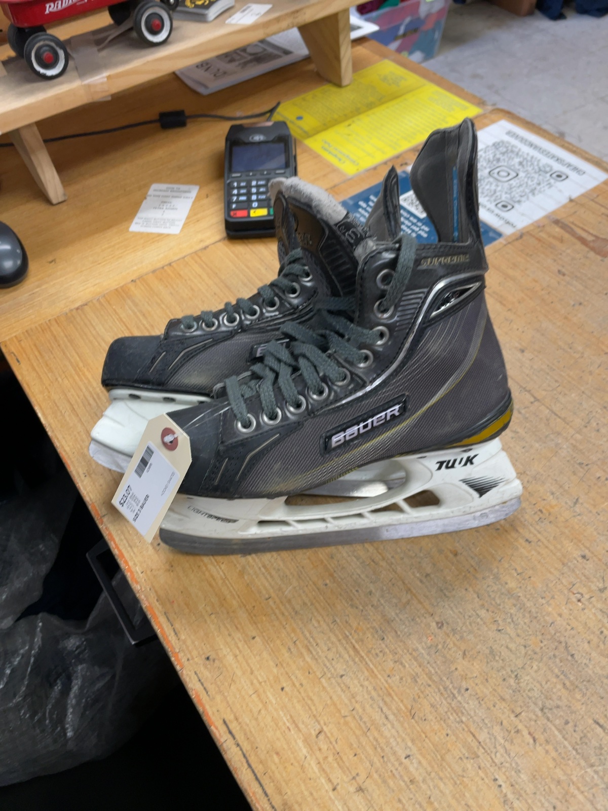 Bauer Supreme Comp Size 3 Hockey Skates