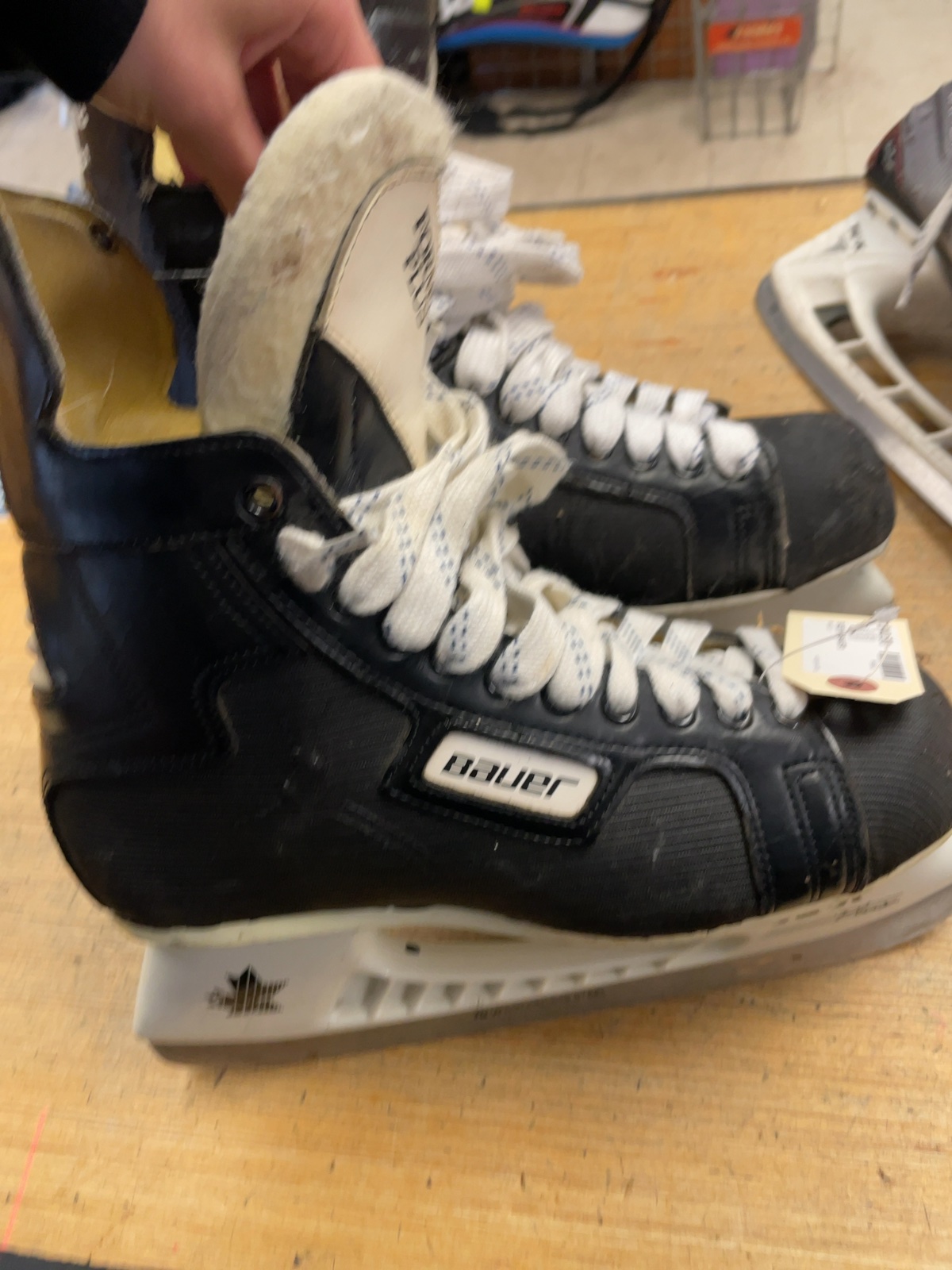Bauer Supreme Custom 2000 Size 9 Hockey Skates