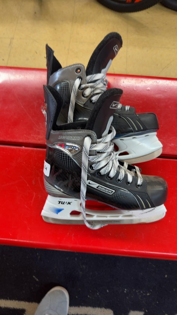 Bauer Supreme Elite Hockey Skates Used Size 4