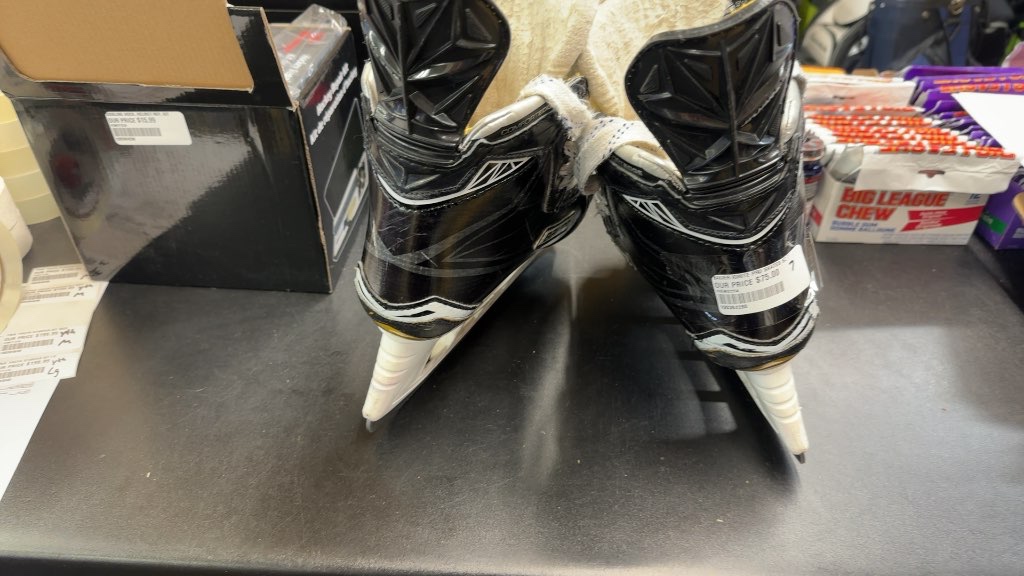 Bauer Supreme Ignite Pro Hockey Skates - Size 7-used in decent shap