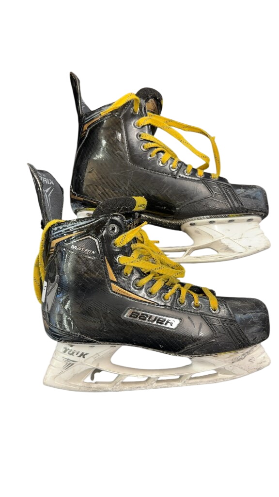 Bauer Supreme Matrix Hockey Skates - Size 8.5 in good shape, no steel