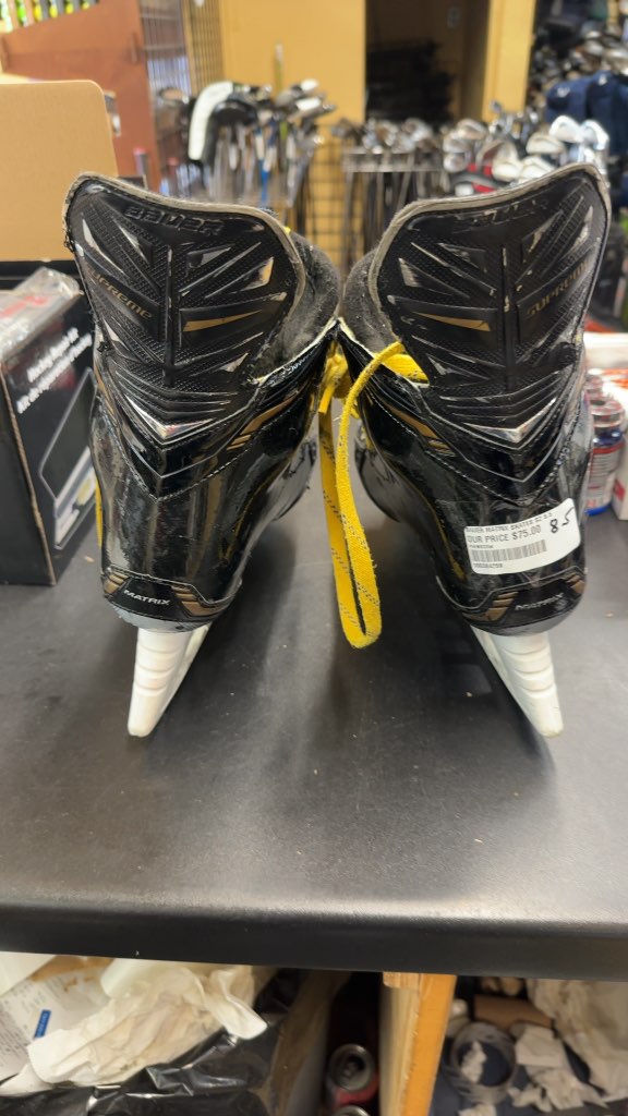 Bauer Supreme Matrix Hockey Skates - Size 8.5 in good shape, no steel