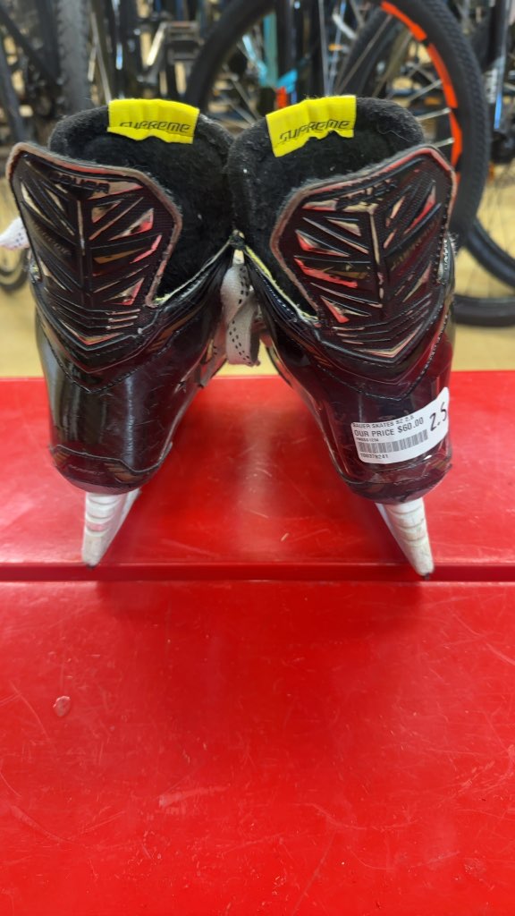 Bauer Supreme Matrix Hockey Skates Used Size 2.5