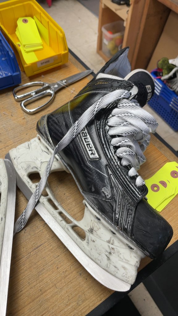 Bauer Supreme MX3 Hockey Skates - Size 6