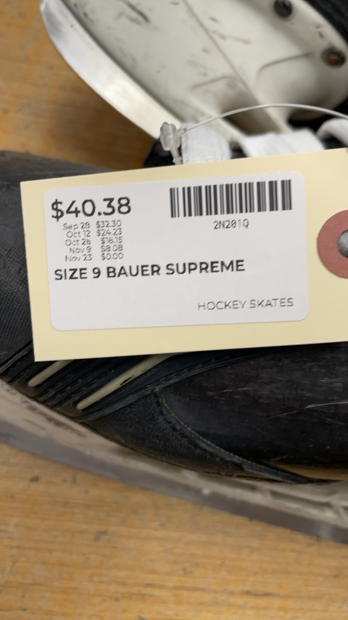 Bauer Supreme One100 Size 9 D Hockey Skates