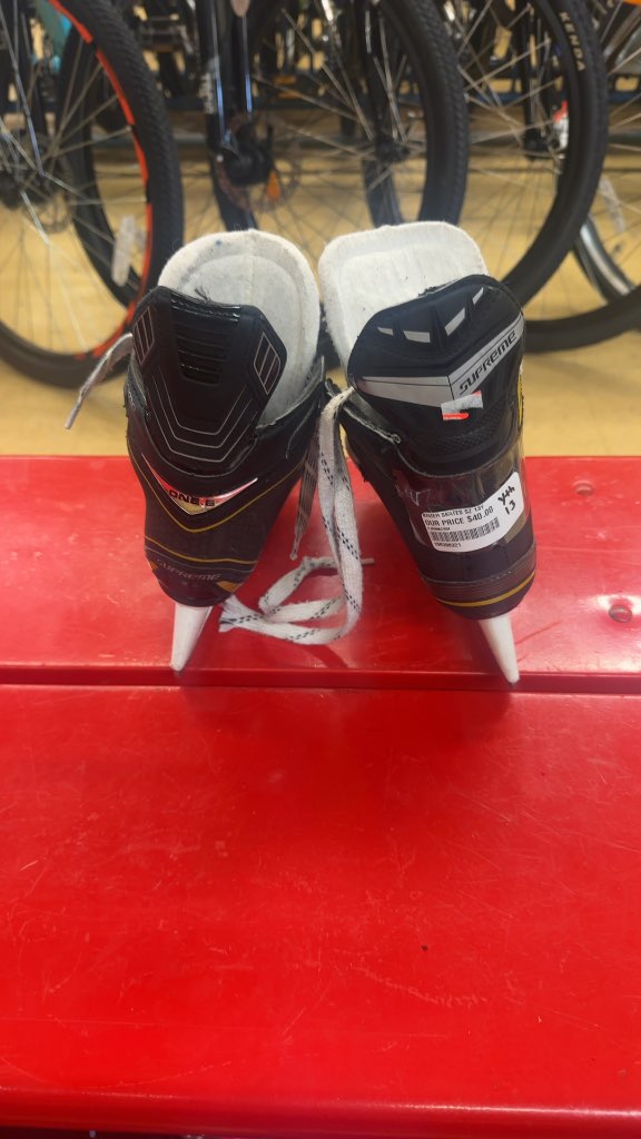 Bauer Supreme ONE.4 Youth Hockey Skates Used Size Y13