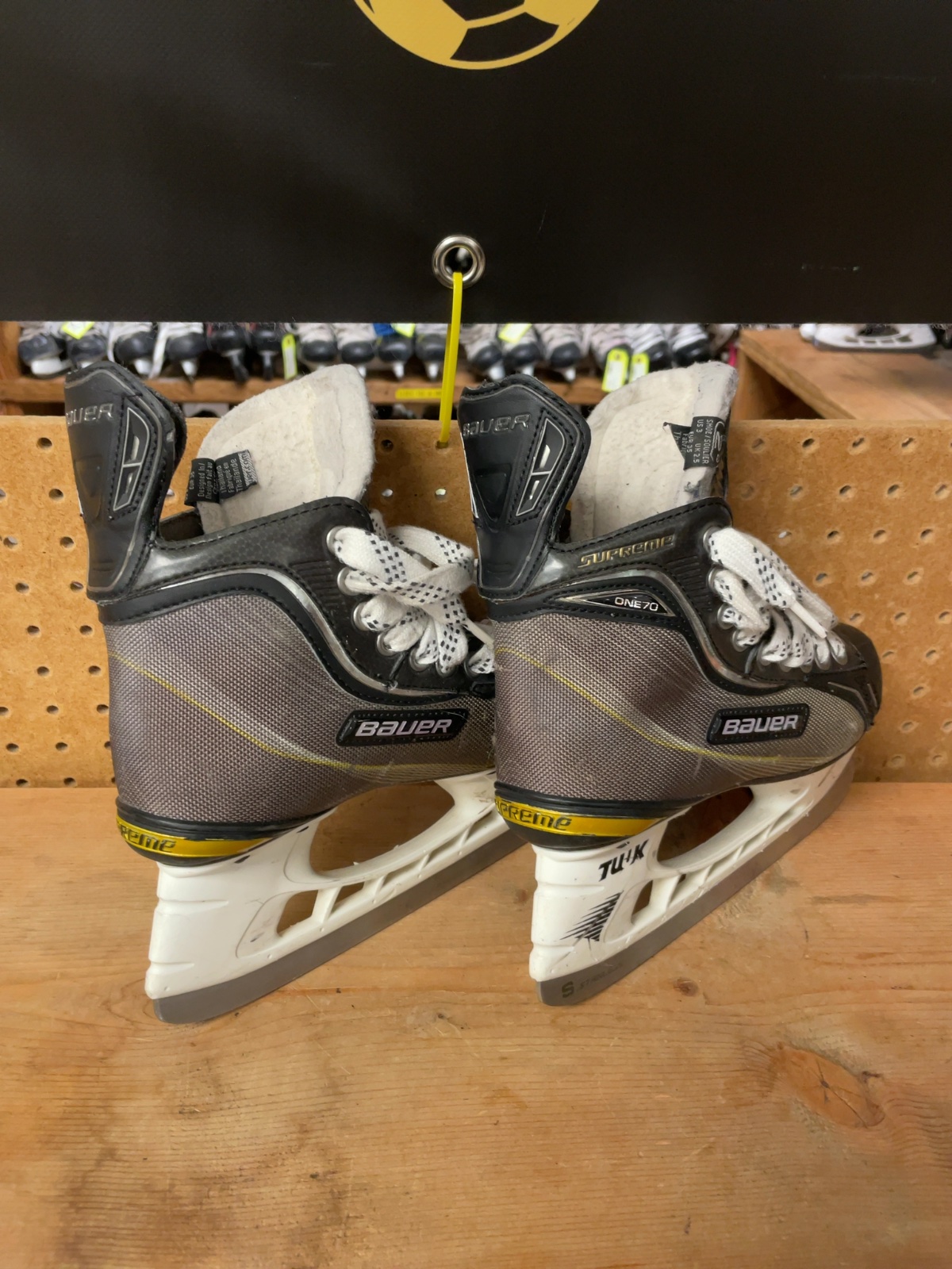 Bauer Supreme One70 Size 2 Hockey Skates